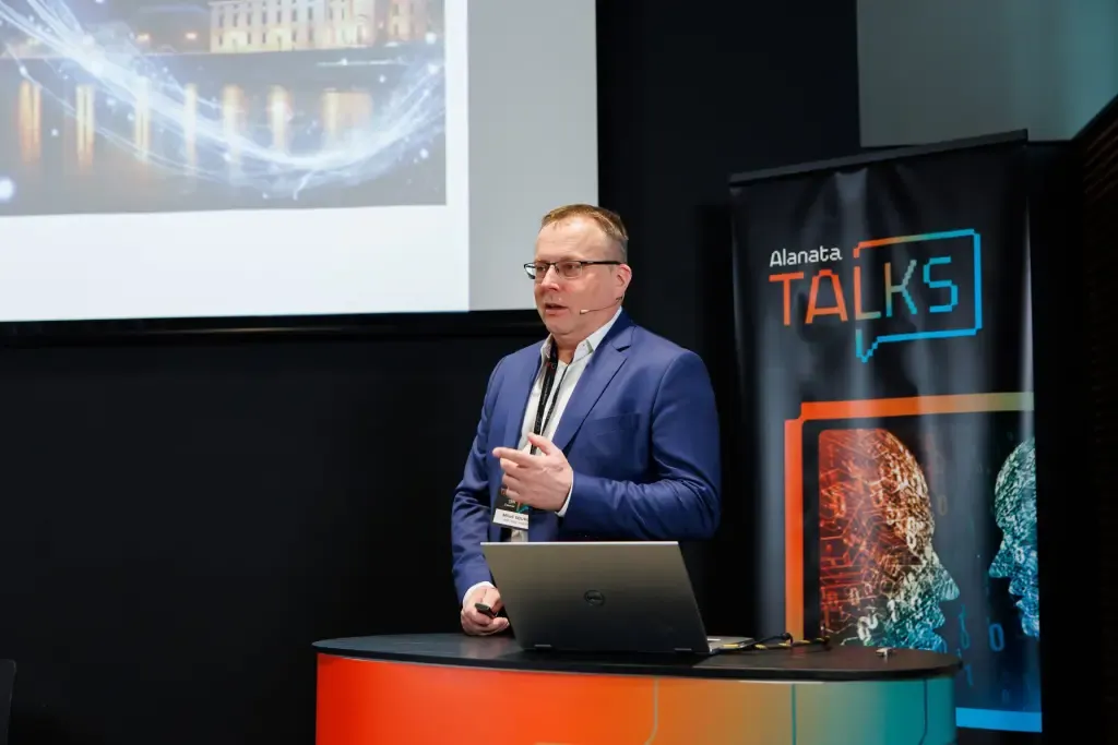 Miloš Soukup speaking at Alanata TALKS